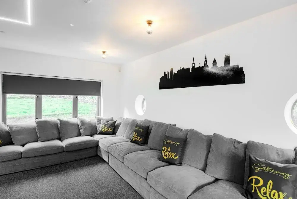 The Headingley House Leeds - Hot Tub - Sleeps Up To 12 - EV Charging