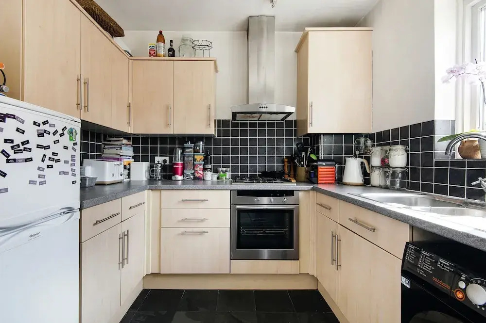 Bright and Breezy home by Clapham Common