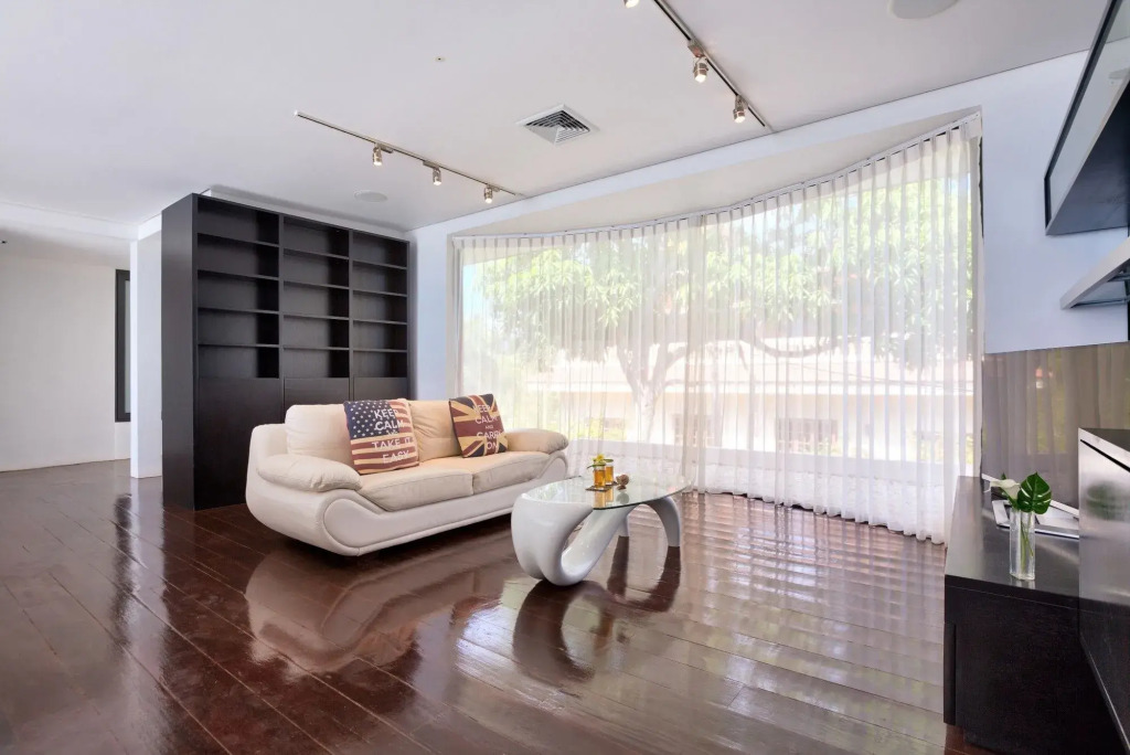 Villa U - 3BR Beachfront Haven