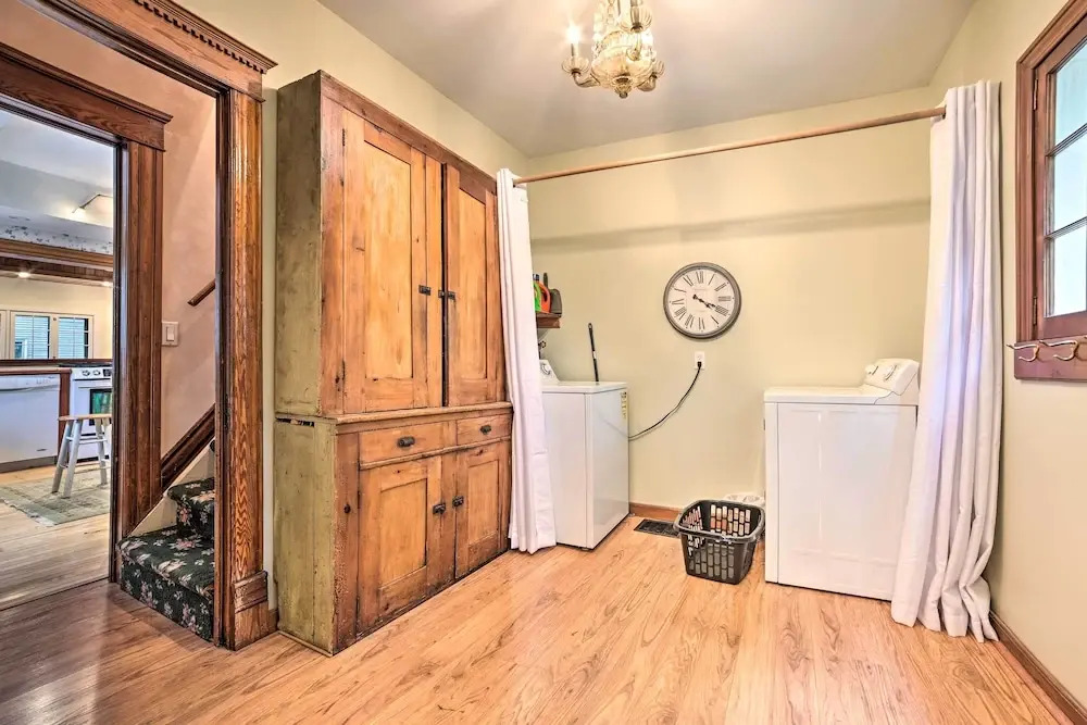 Historic Gaylord Home in Heart of Downtown!
