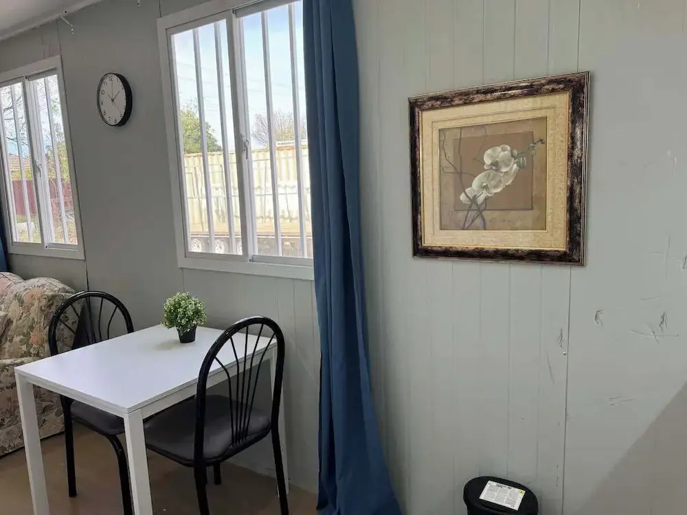 Metawisebnb 1B Next to Monash w AC Wifi Kitchen