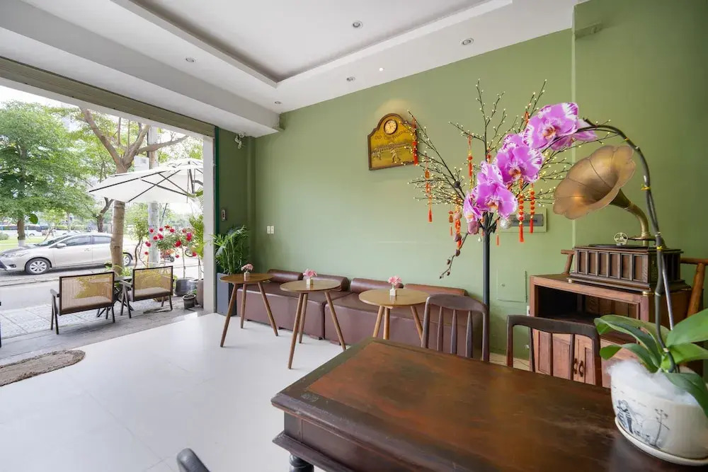Tashi Hotel
