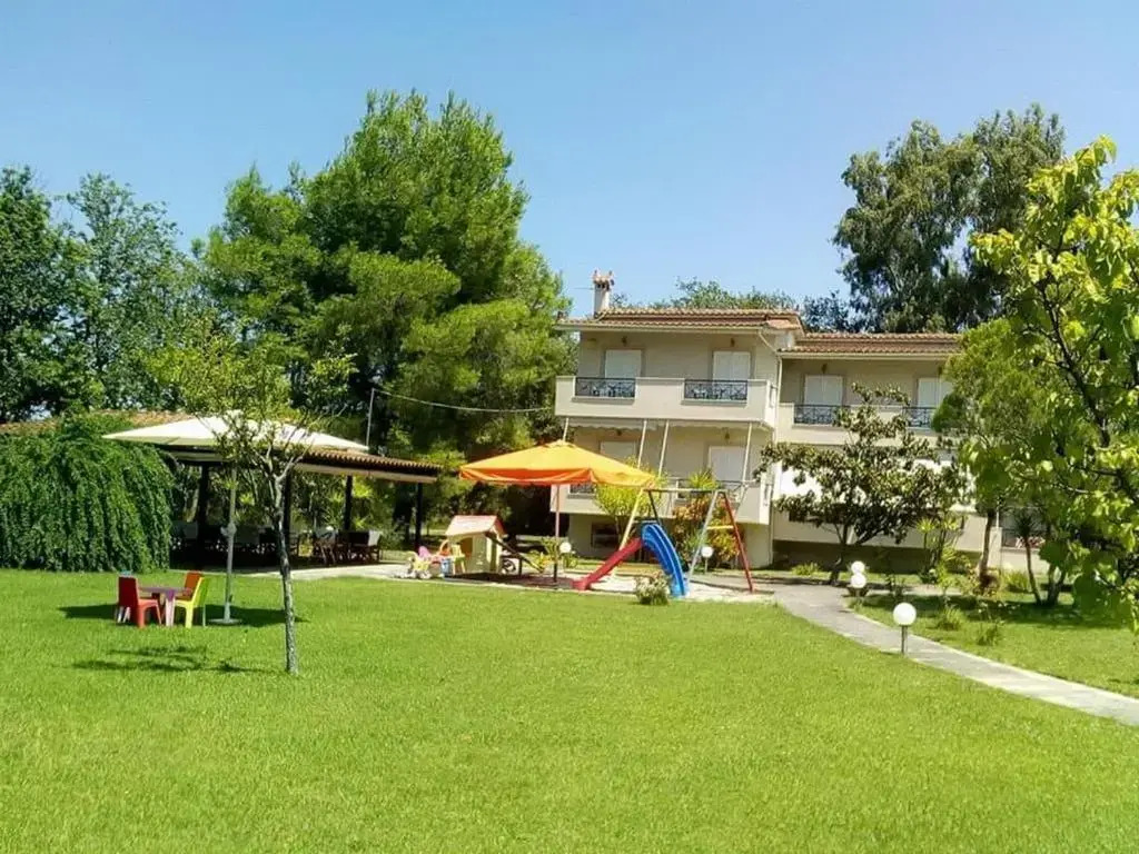 Elia Apartments