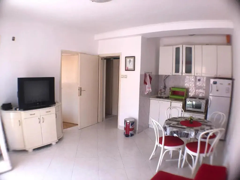 One bedroom Apartment 500m from the beach