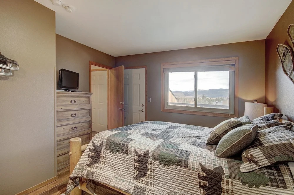 315 Woodbridge 2 Bedroom Condo by RedAwning