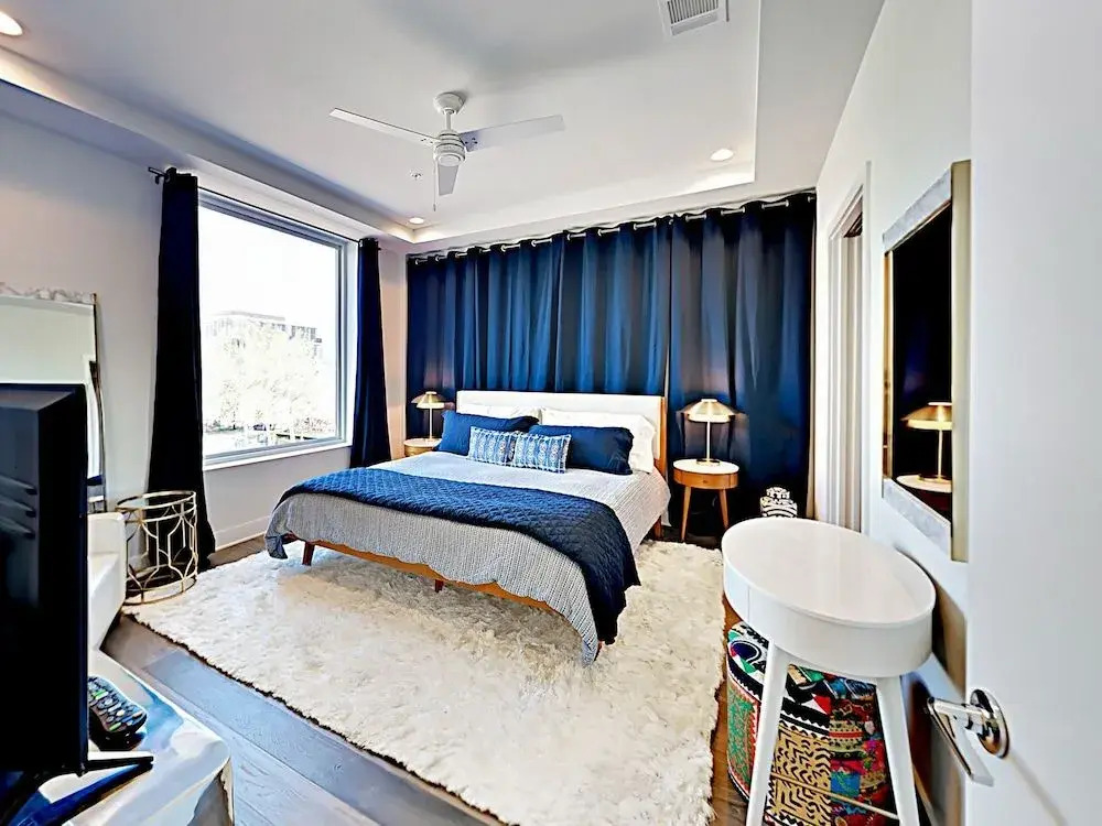 East-Side Urban Retreat Unit 263 - 2 Br Condo