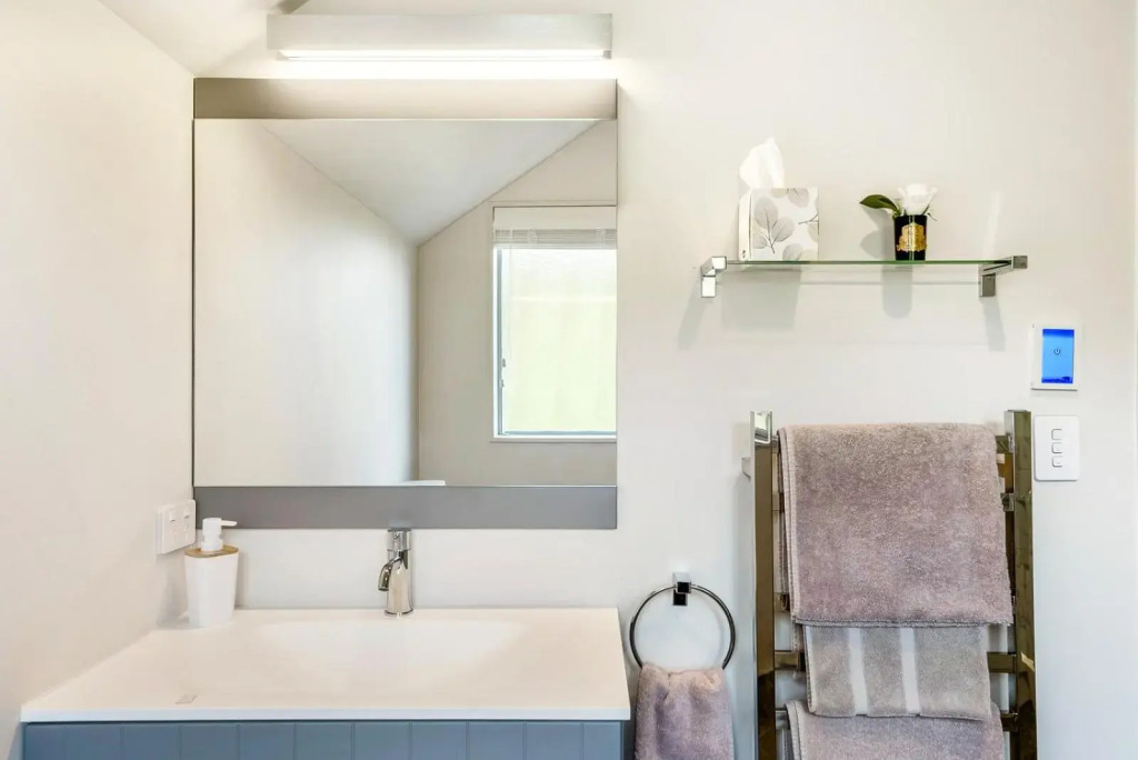 Slice of Paradise - Waikanae Self-Contained Holiday Unit