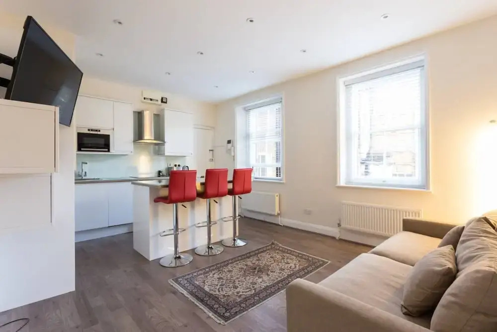 Modern 2 Bedroom Flat Near Baker Street