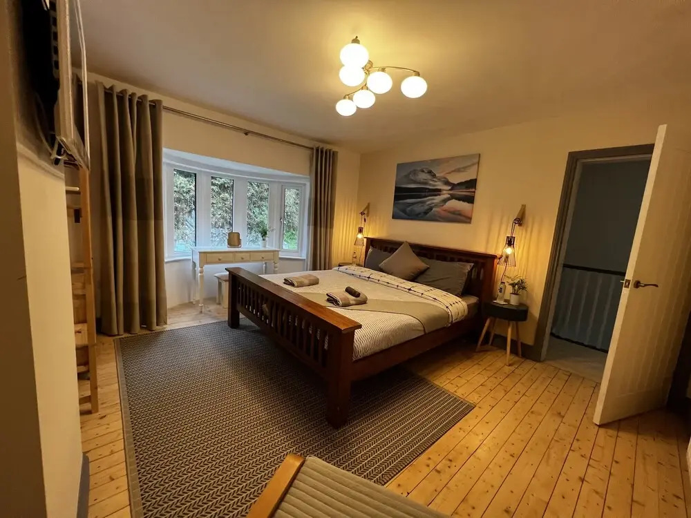 New Modern & Spacious Snowdonia Home - Sleeps 7