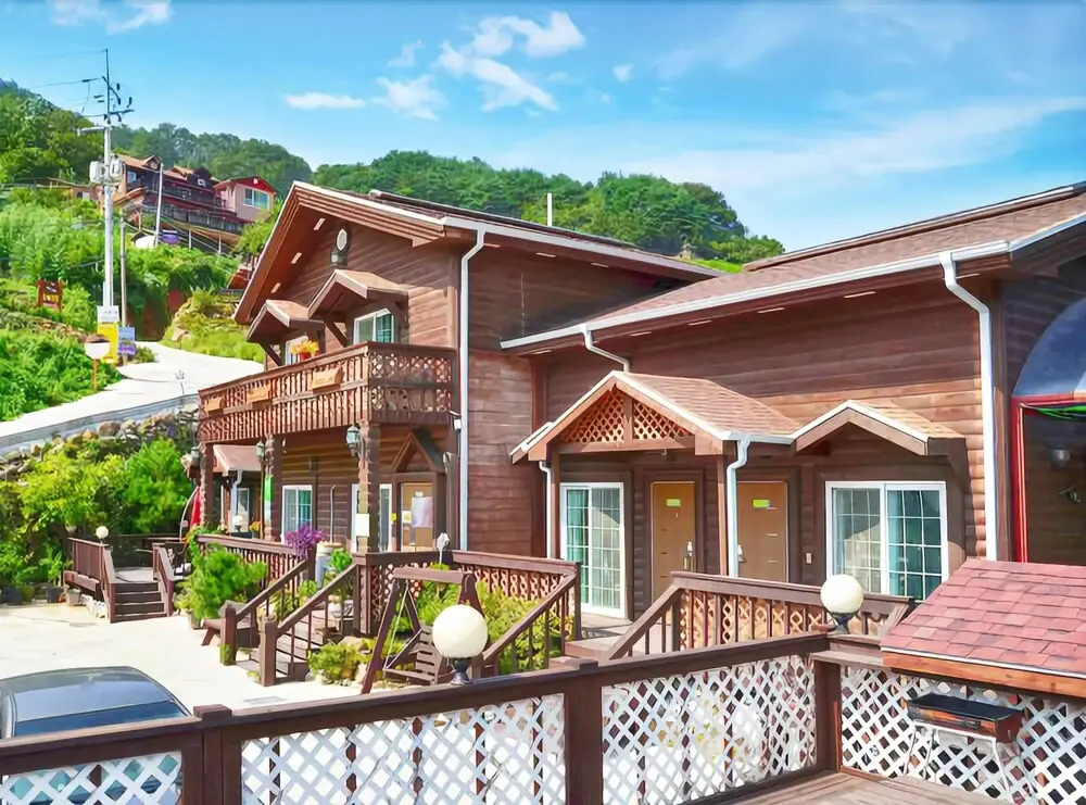 Gurye Pinery View Pension