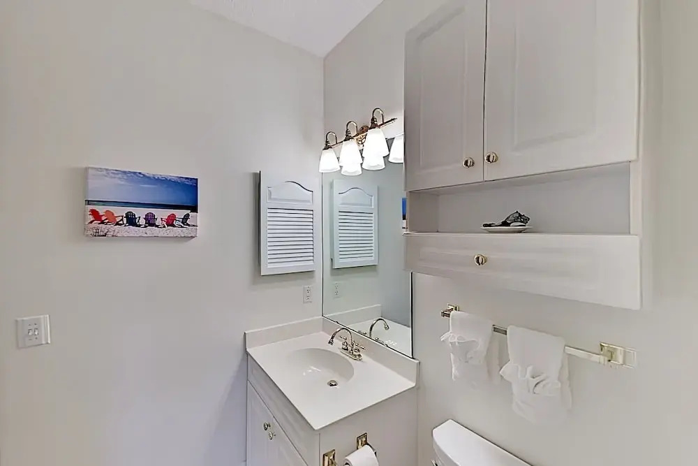 Chic W/ Balcony, Pool & Golf Course Views 2 Bedroom Condo