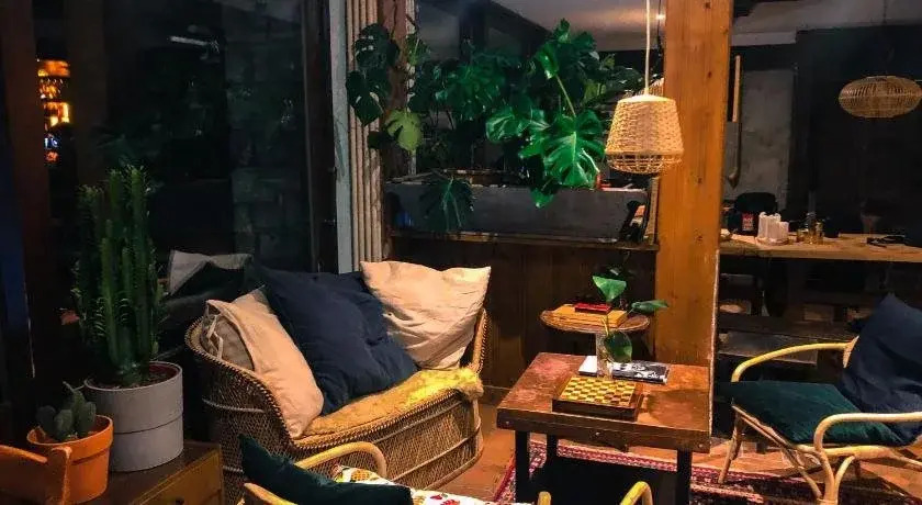 Shed HOTEL