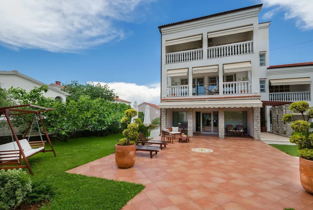 Apartments Sinisa