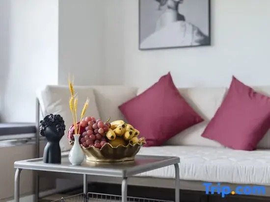 Yiju Chain Apartment LOFT Riverview Duplex Hotel (Guiyang Future Ark Shop)
