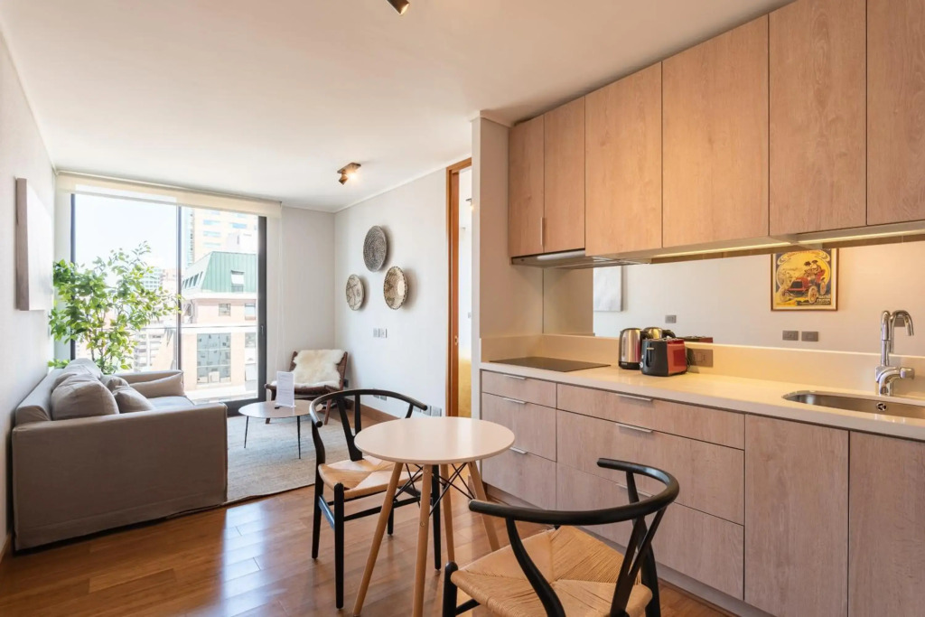 Uptown Wood - 1BR Parking Wifi Mall Pool