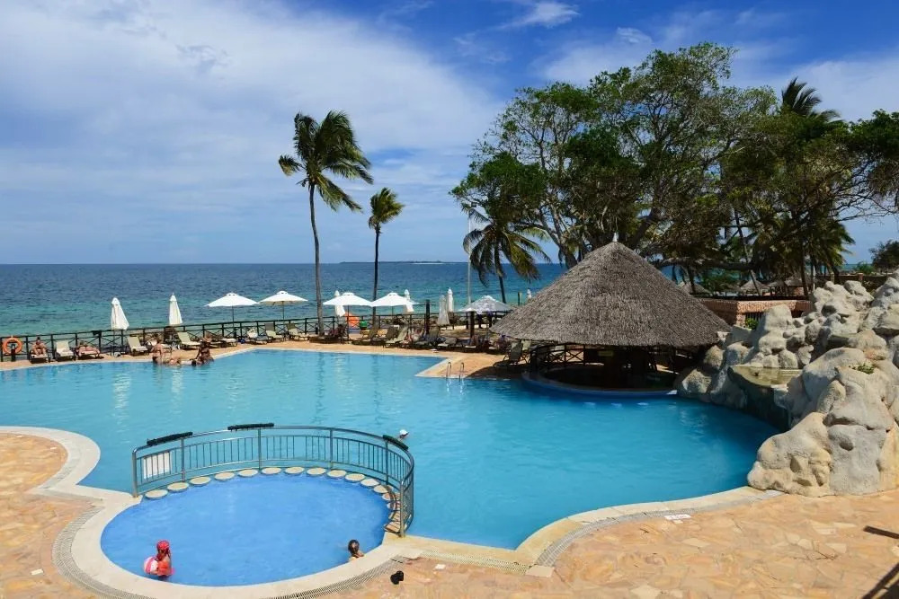 Ledger Plaza Bahari Beach Hotel