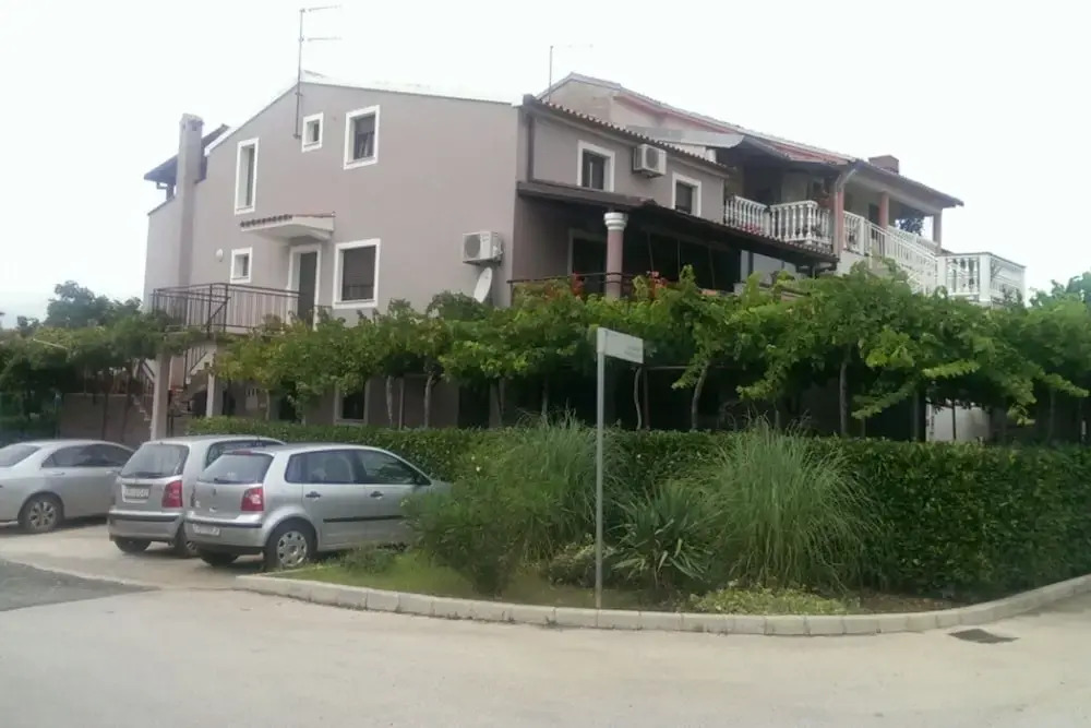 Apartments Villa Dina