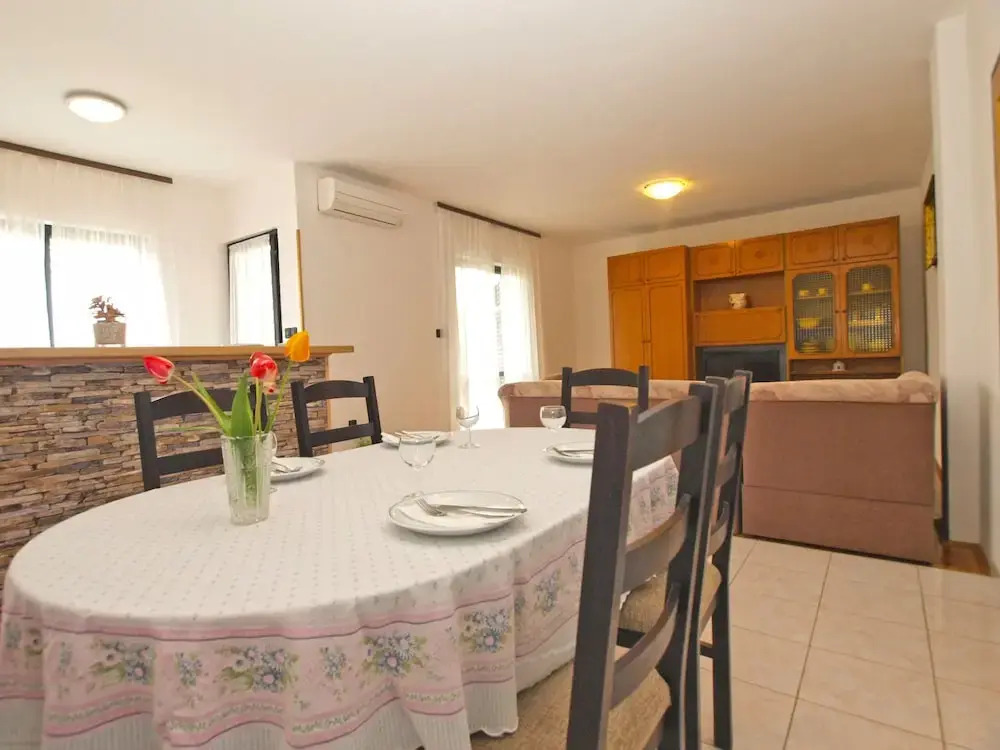 Apartment 1595