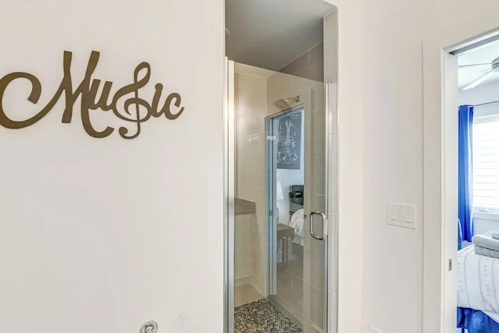 Bright Nashville Townhome ~ 5 Mi to Downtown!