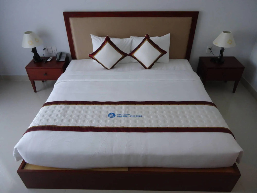 Hoa Binh PQ Resort - by BAY LUXURY