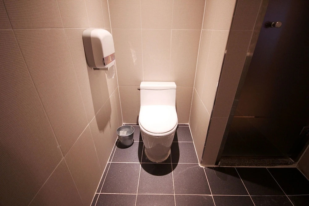 Yeongju Case Business Hotel