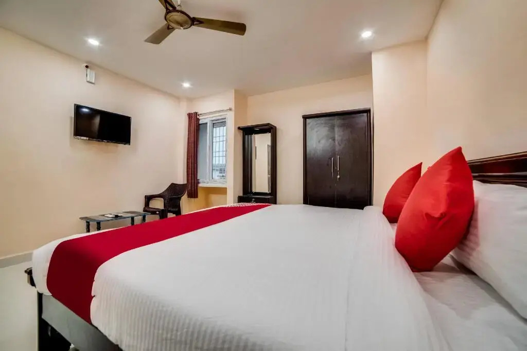 Hotel Shreshta Inn by OYO Rooms
