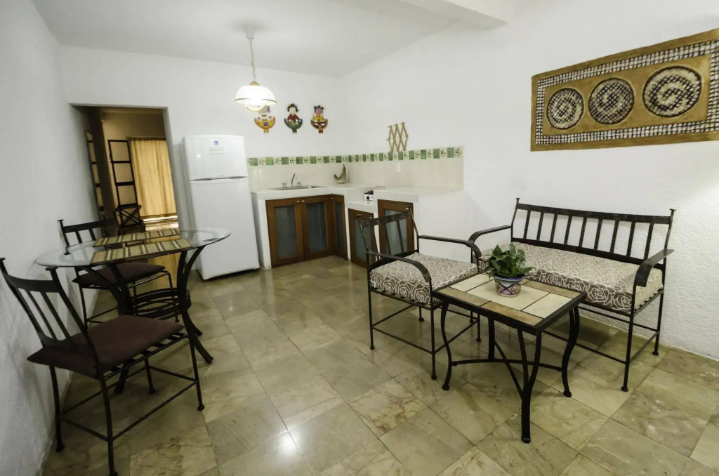 Las Mariposas Hotel & Studios