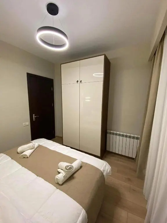 crystal residence 628
