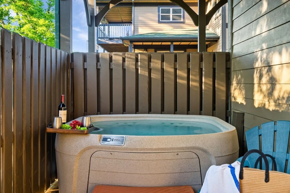 Hummingbird Hill Vista- Pool HotTub View