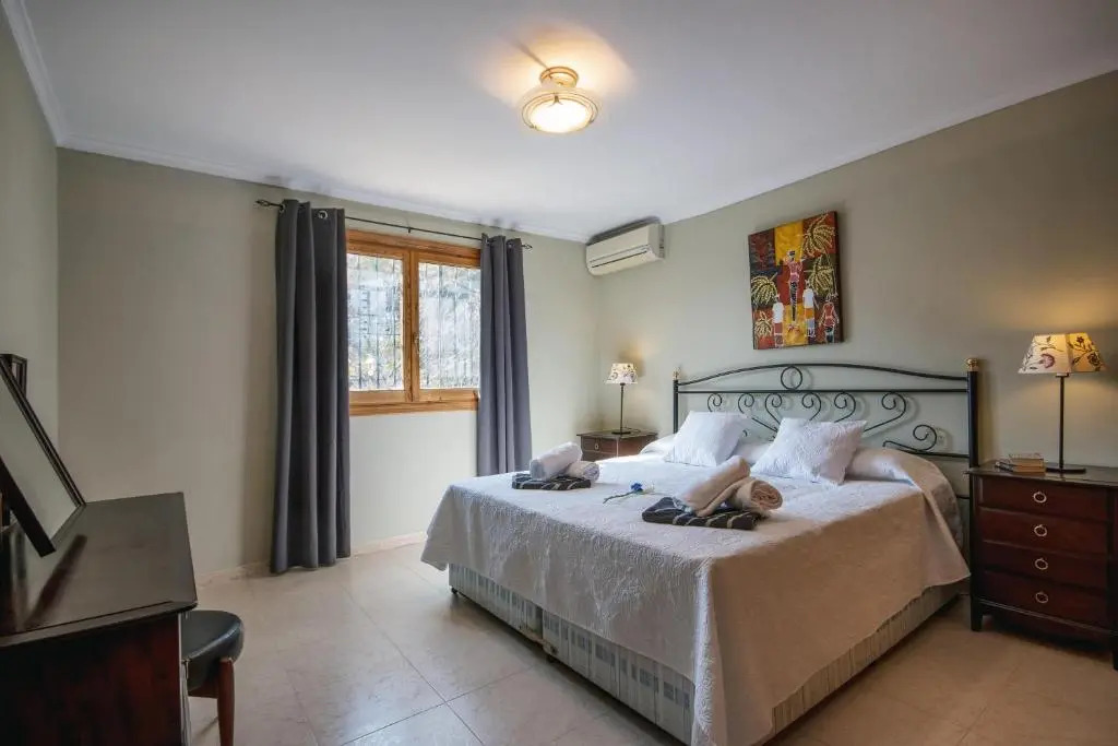 Villa Escocia by Aguilarent