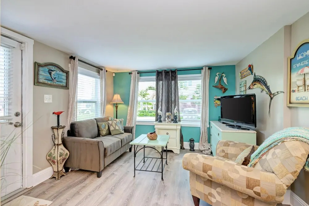 Ami Lighthouse Cottage-One Minute Walk To The Beach-Keyless Locks
