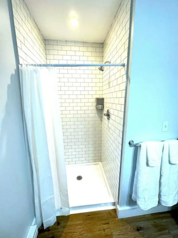 Cozy Unit King bed Laundry