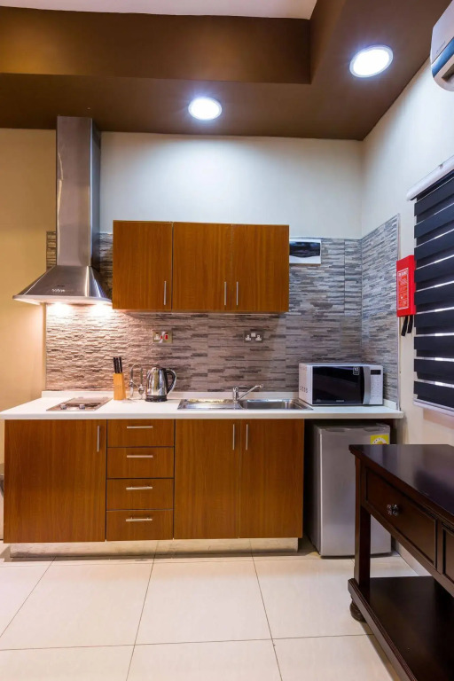 Eagles Apartments, Airport Residential