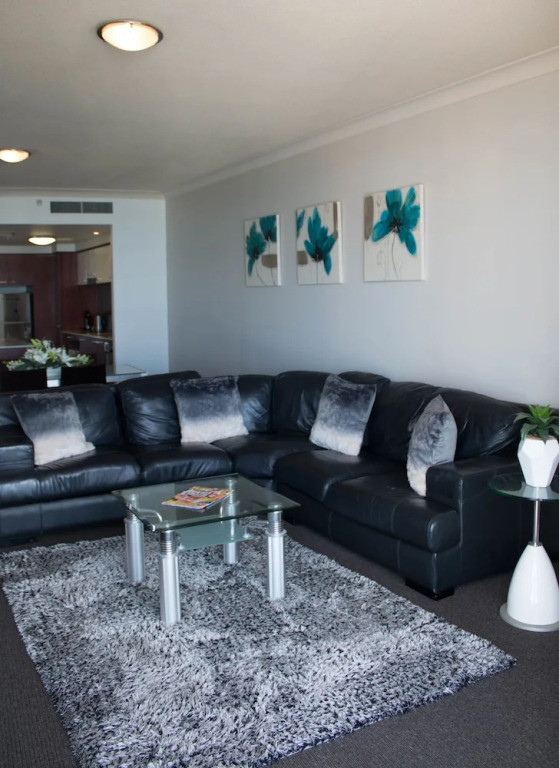 Chevron Renaissance - QStay