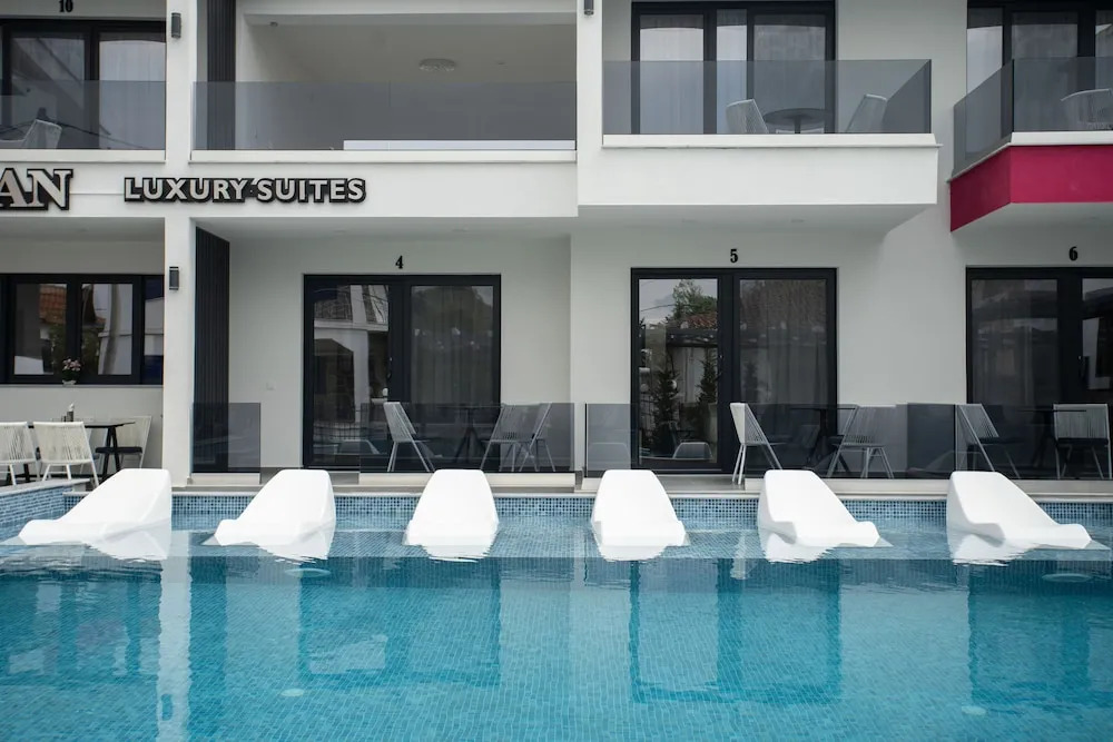Aeonian Luxury Suites