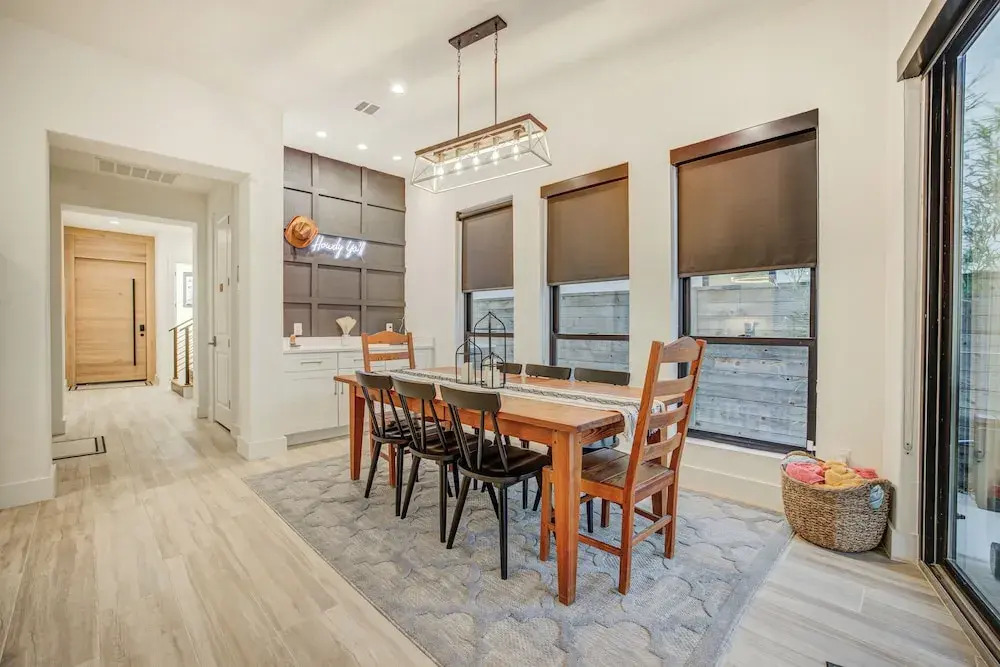 3 Mi to San Antonio River Walk: Gem w/ Heated Pool