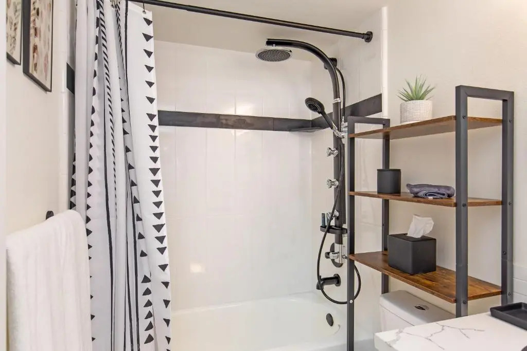 Madison Park Seattle with Outdoor Private Garden and Grill 1BR 1BA