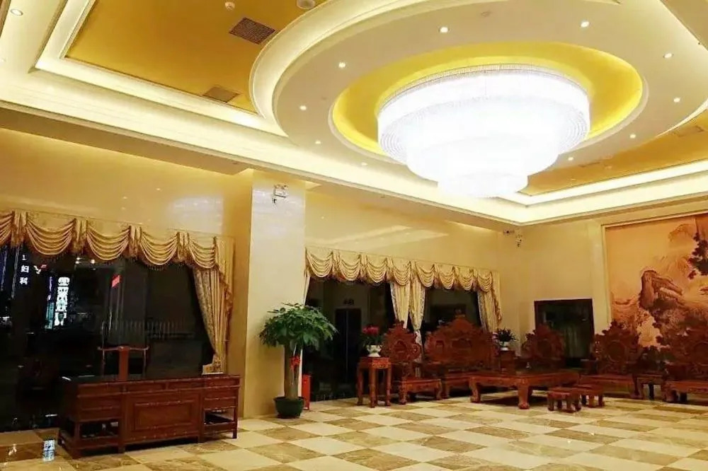 The King Lycra Hotel