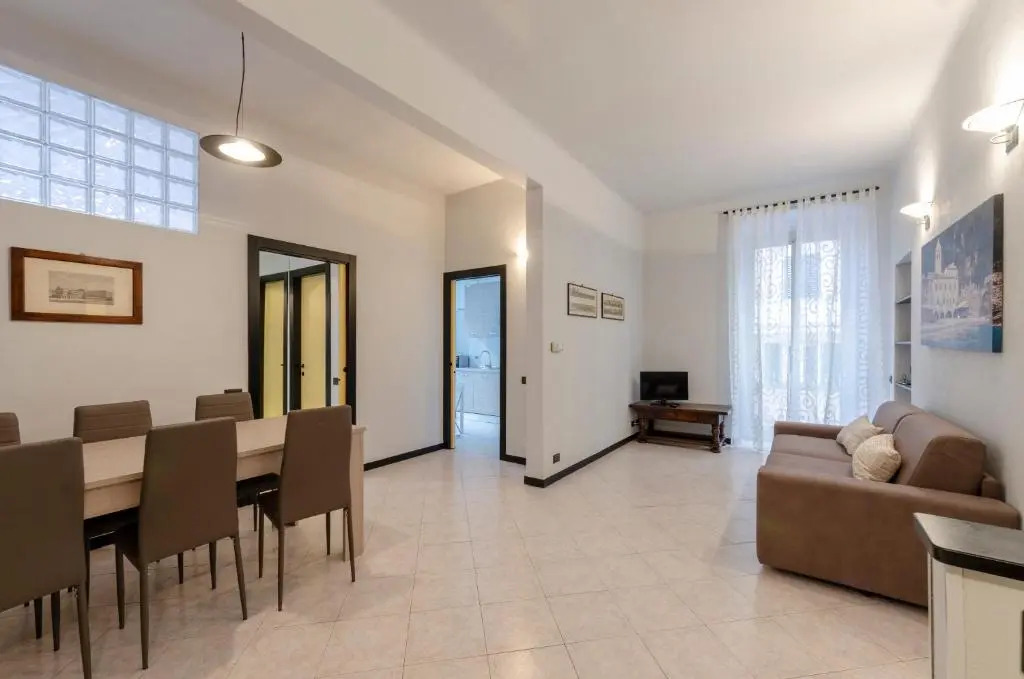 ALTIDO Modern Flat for 6 in the heart of Genova Foce