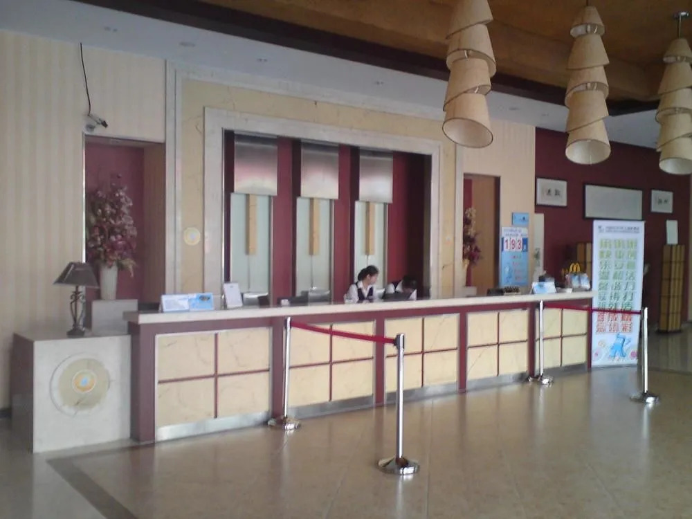 Homeinn Selected Hotel (Shanghai Baoshan Changlin Road Tonghe Xincun Subway Station)