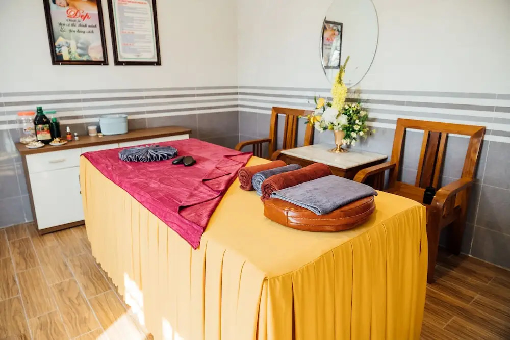 Nam Hong Hotel