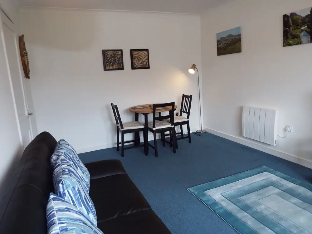 Ideal Central Edinburgh location with free on-site private parking