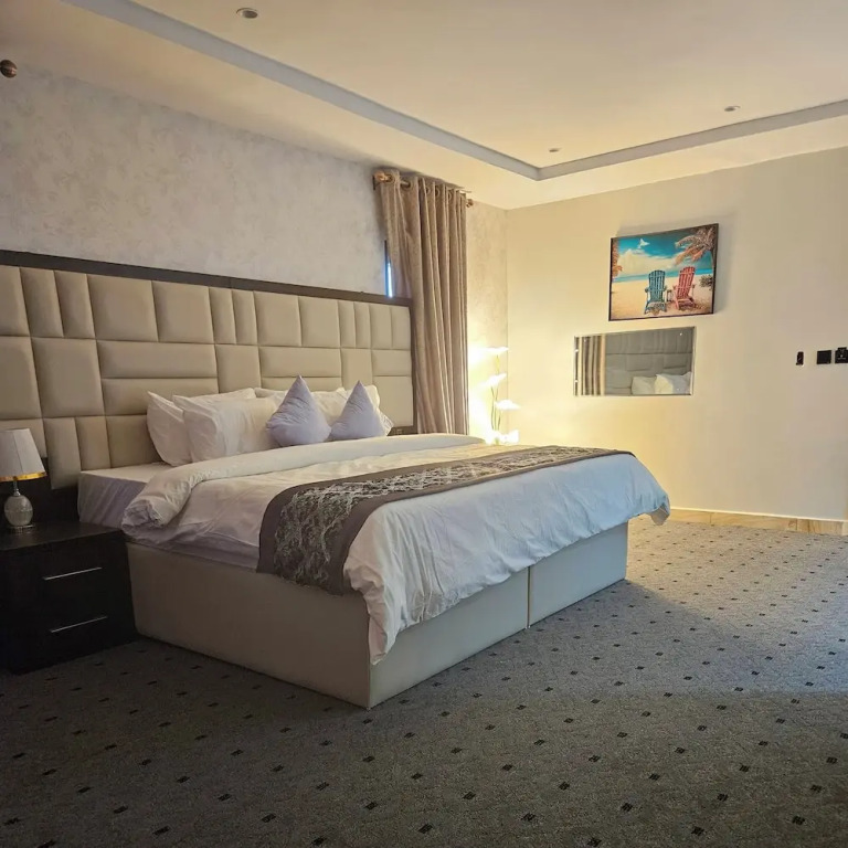 Anibex Luxe