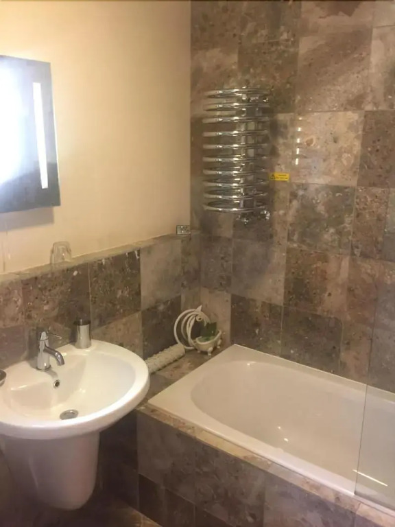 Barncroft Luxury Guest House Near Nec