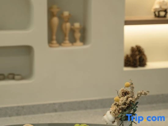 Listening to Yunshan Inn · Su Xi Swimming Pool Modern Ins Style Family Vacation Beautiful Stay