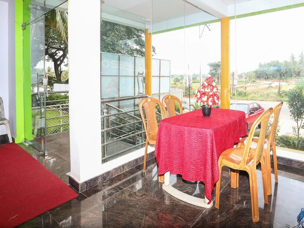OYO 15843 SJ Residency