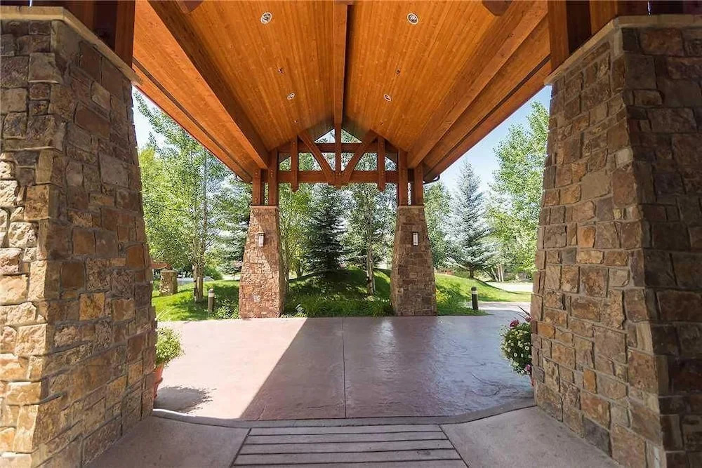 6109 Bear Lodge, Trappeur's Crossing Apartment 3
