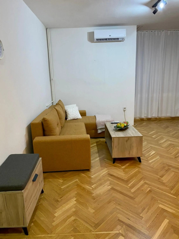 Regina's 2bedroom Near Square