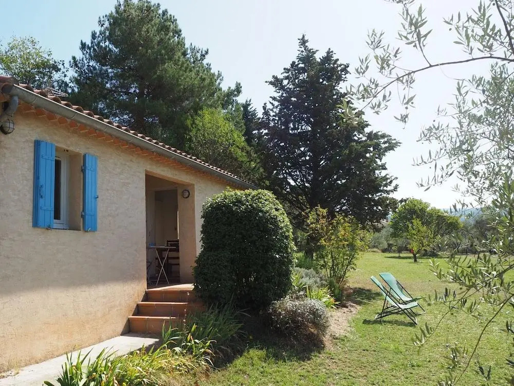 Cottage in Luberon near Apt Market