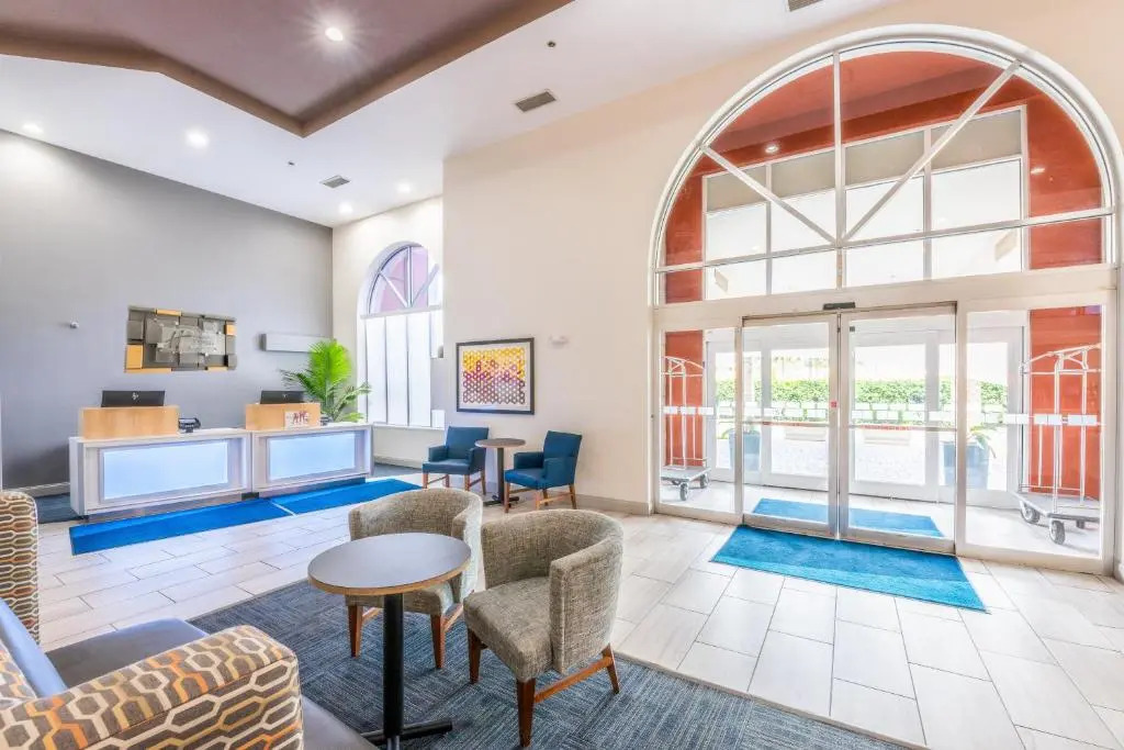 Holiday Inn Express Hotel & Suites Bradenton West by IHG